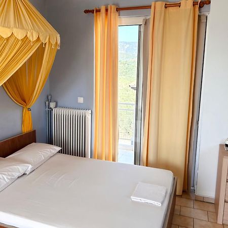 Bay Holiday Hotel & Spa Karavómilos Buitenkant foto