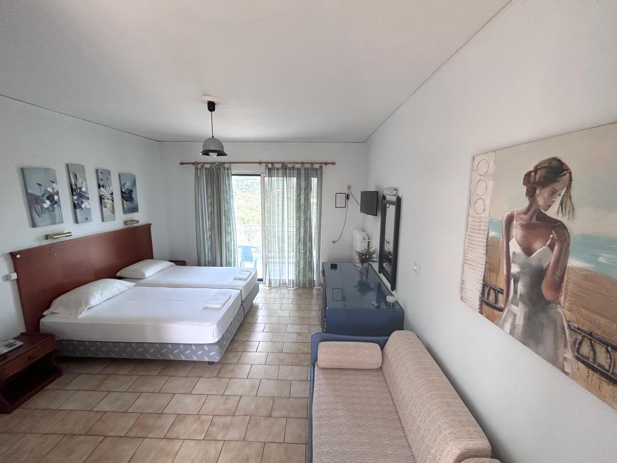 Bay Holiday Hotel & Spa Karavómilos Buitenkant foto