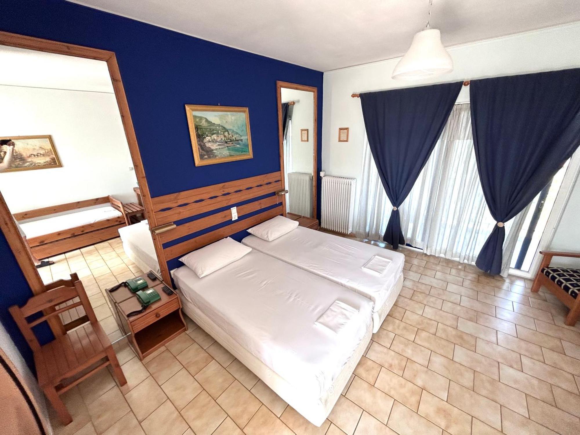 Bay Holiday Hotel & Spa Karavómilos Buitenkant foto