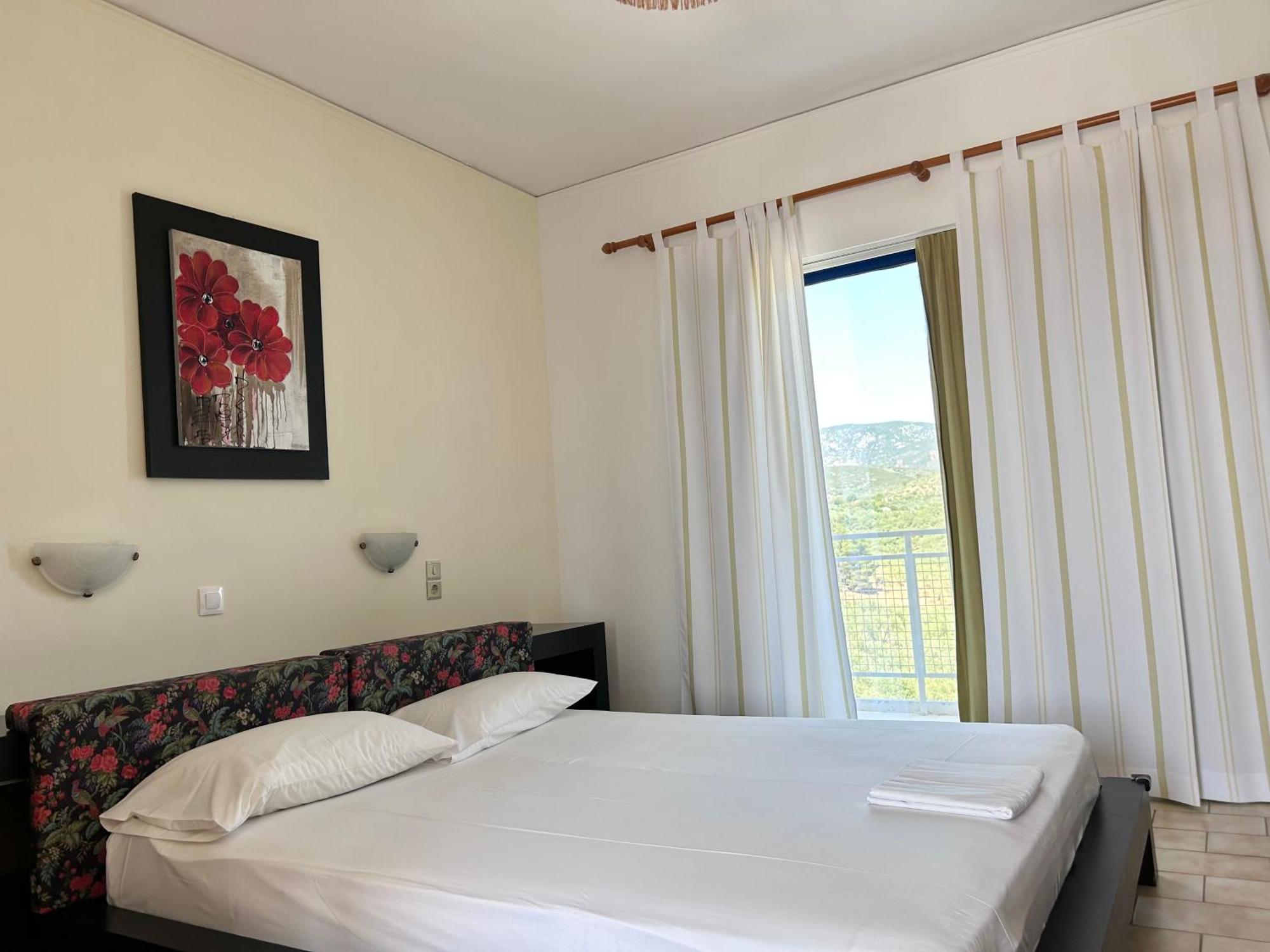 Bay Holiday Hotel & Spa Karavómilos Buitenkant foto