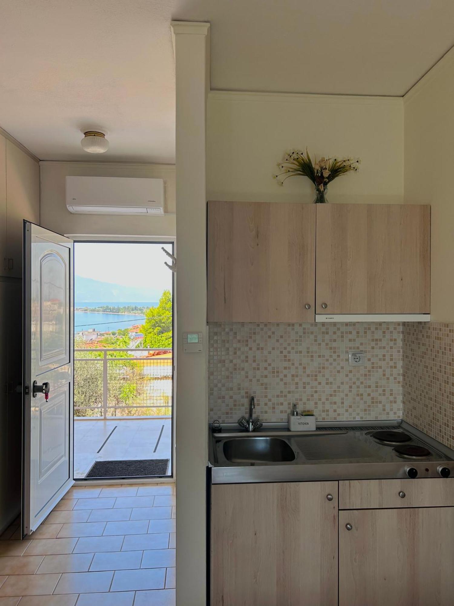 Bay Holiday Hotel & Spa Karavómilos Buitenkant foto