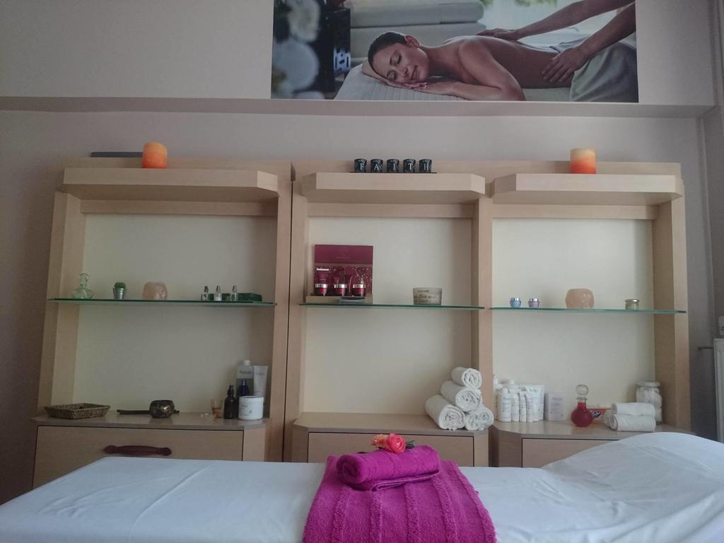 Bay Holiday Hotel & Spa Karavómilos Buitenkant foto