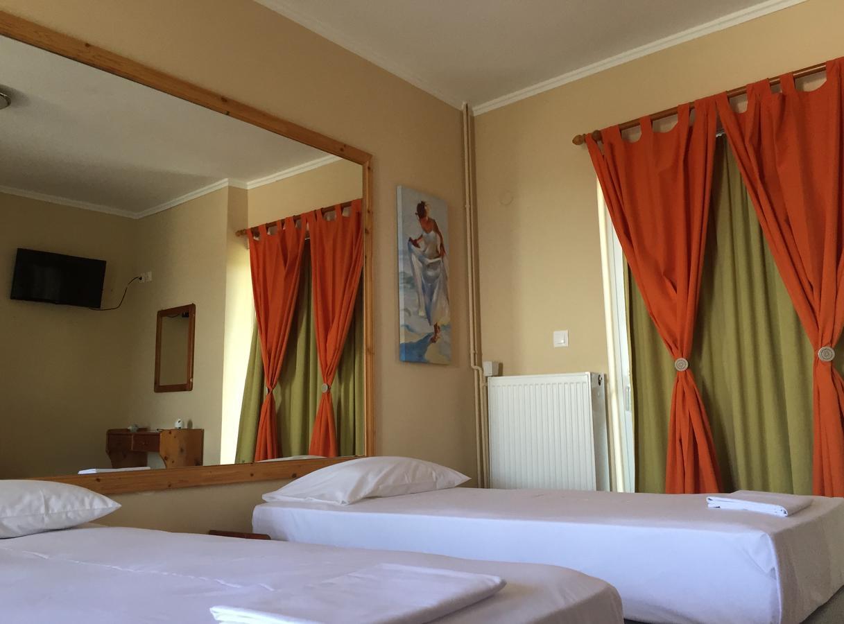 Bay Holiday Hotel & Spa Karavómilos Buitenkant foto
